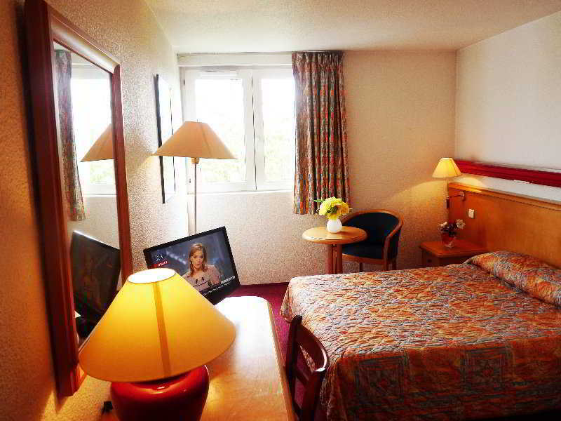 Euro Hotel Paris Кретей Экстерьер фото